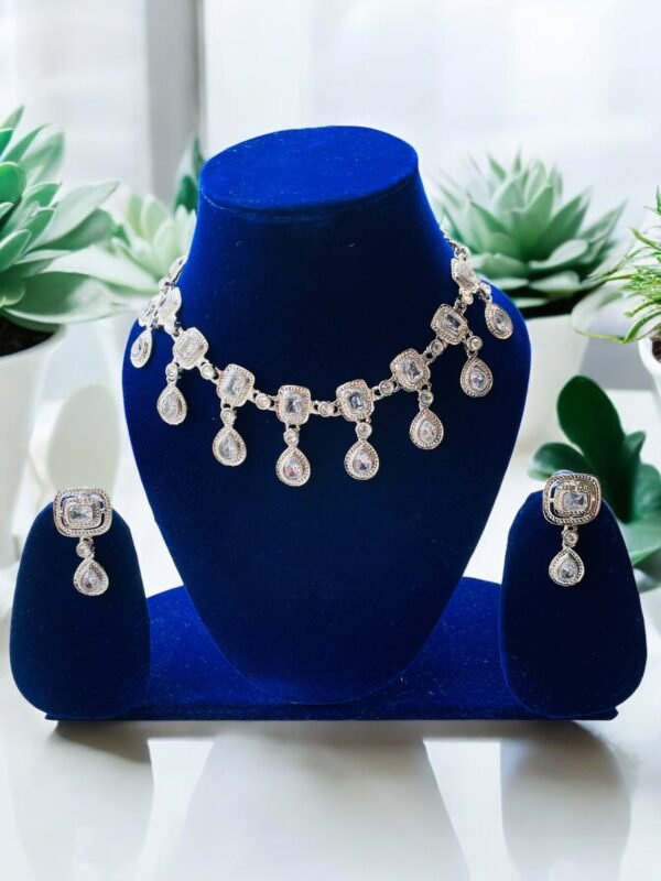 Mahi Cut Silver Necklace with Earrings